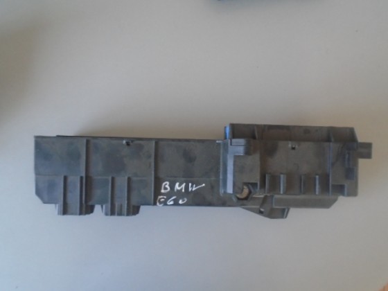 Caixa dos Fusíveis BMW 5 gasoleo 3P refº 61146957330-02 - 174534 